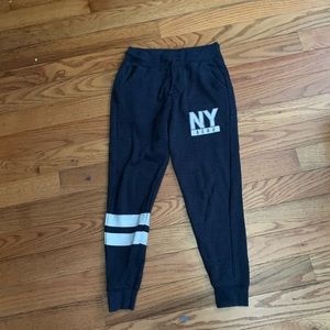 Aerocromhie Pants